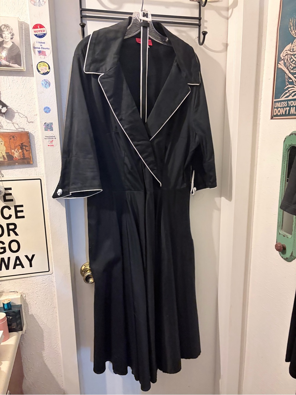 Deadly Dames/PUG- size 2X- black/wh ‘Haunted Housewife’ midi dress w/belt, GUC